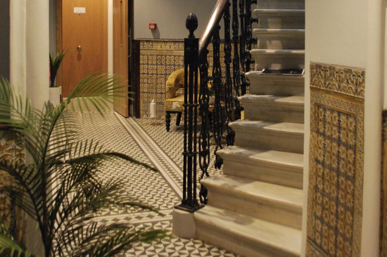 Master Penthouse Double Room Ensuite With Private Terrace - Grand Central House 지브롤터 외부 사진
