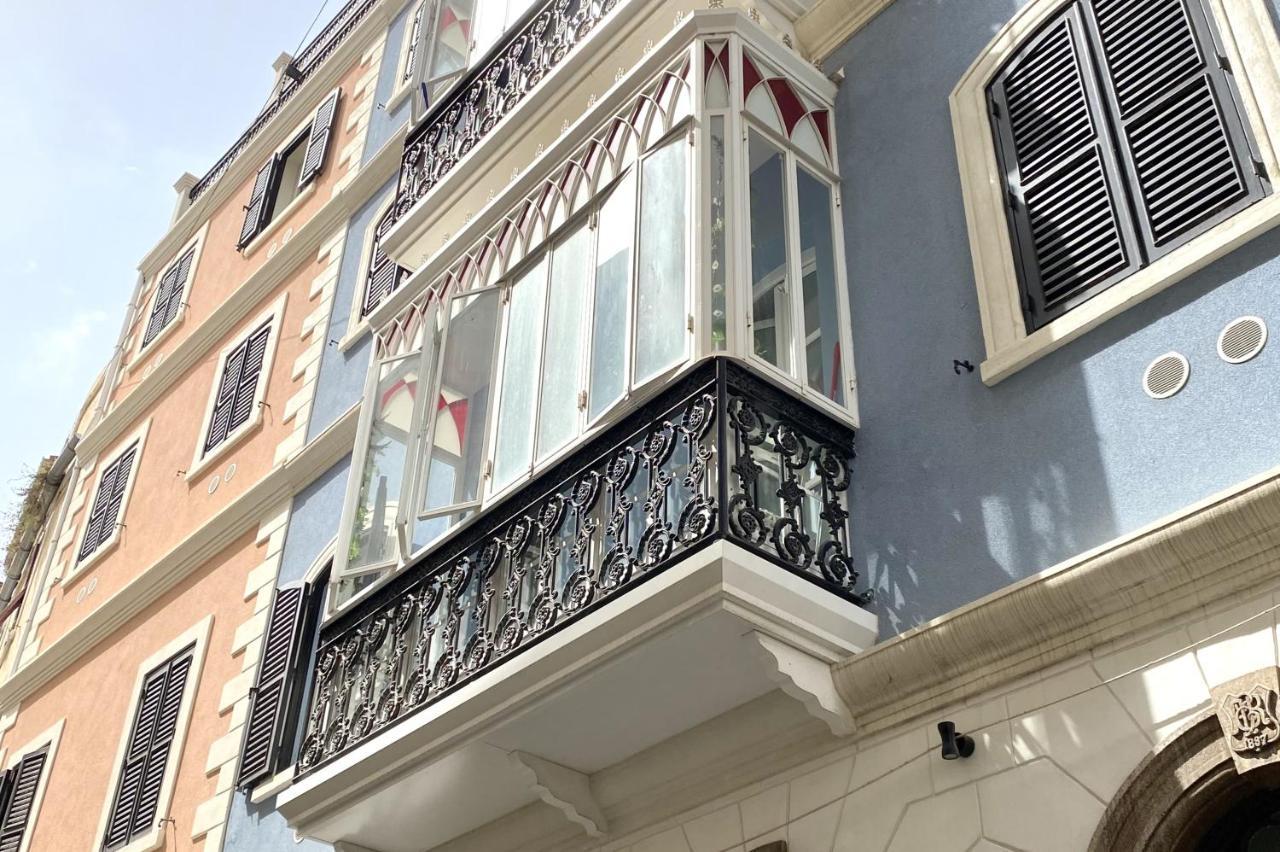 Master Penthouse Double Room Ensuite With Private Terrace - Grand Central House 지브롤터 외부 사진