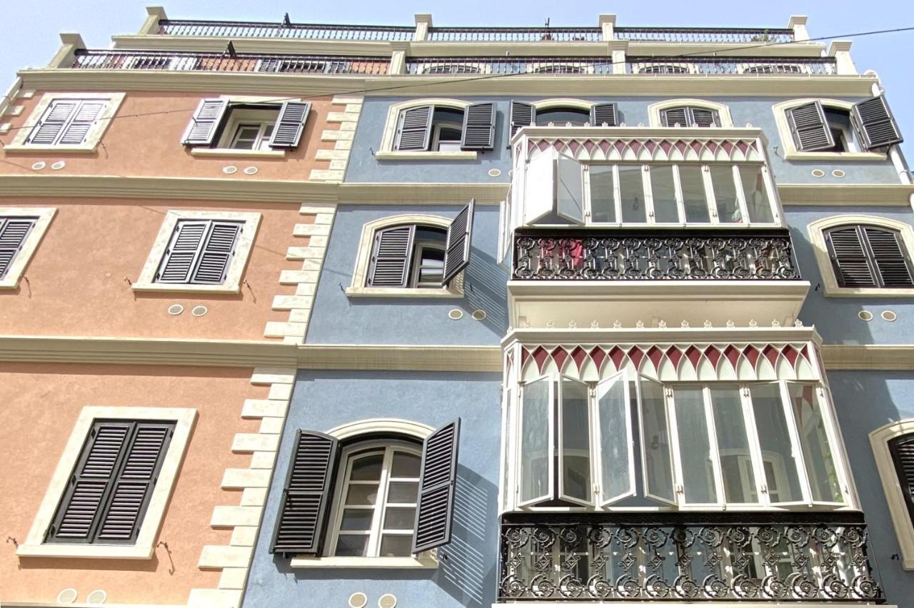 Master Penthouse Double Room Ensuite With Private Terrace - Grand Central House 지브롤터 외부 사진